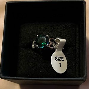 Emerald ring size 7